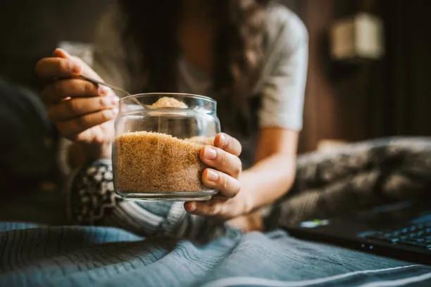 Hormones vs. Hunger: How Peptides Balance the Female Bio-Equation